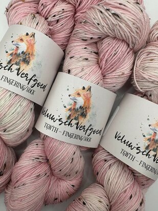 Veluwsch Verfgoed Sock tweed  -Gedroogde rozenblaadjes