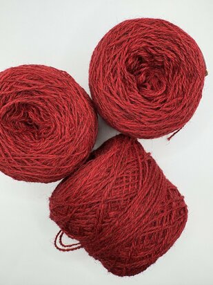 TGWTH & Aade - fingering uni - Berry Red