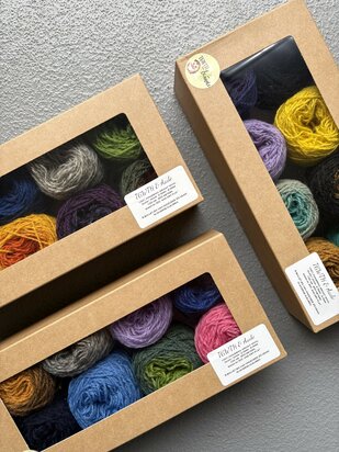 TGWTH & Aade - fingering mini box