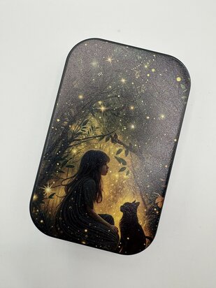 Gift tin - Girl with the cat