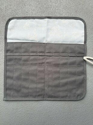 Needle case with cords - van Gogh Almond blossom