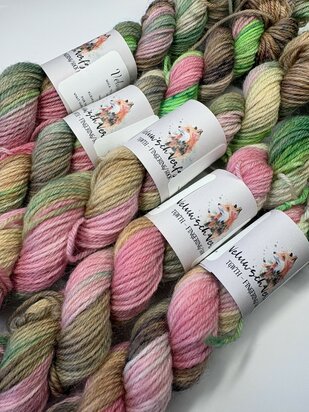 Veluwsch Verfgoed Sock mini  - color of the month April 2026 - Blossom