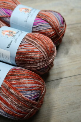 Veluwsch Verfgoed Sock Stripe - beige/rust/fuchsia
