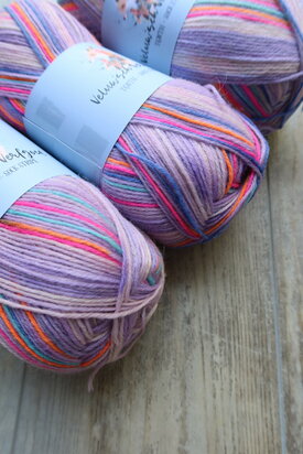 Veluwsch Verfgoed Sock Stripe - purple tones with neon stripes