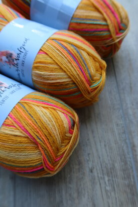 Veluwsch Verfgoed Sock Stripe - yellow/ochre tones with neon stripes