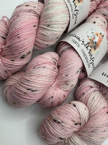 Veluwsch Verfgoed Sock tweed  -Gedroogde rozenblaadjes