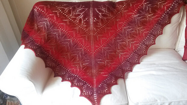 TGWTH & Aade - fingering gradient - Ruby Red