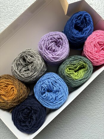 TGWTH & Aade - fingering mini box