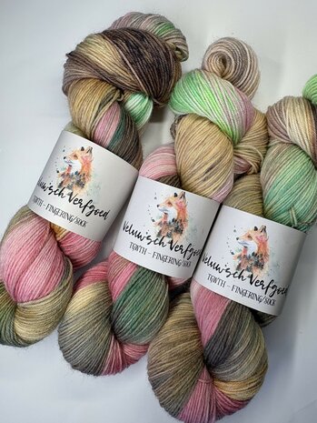 Veluwsch Verfgoed Sock - color of the month April 2026 - Blossom