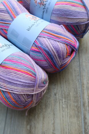 Veluwsch Verfgoed Sock Stripe - purple tones with neon stripes
