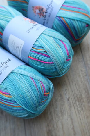 Veluwsch Verfgoed Sock Stripe - blue tones with neon stripes