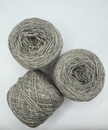 TGWTH & Aade - fingering  natural  - Metal grey