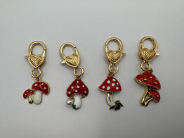 Stitchmarkers - mushrooms 4 pieces